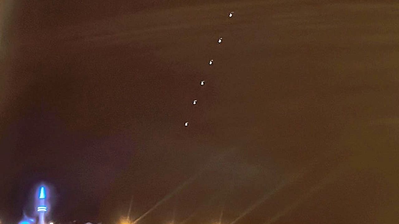 Kütahya ve Tavşanlı'da Gece Gökyüzünde Gizemli Işıklar