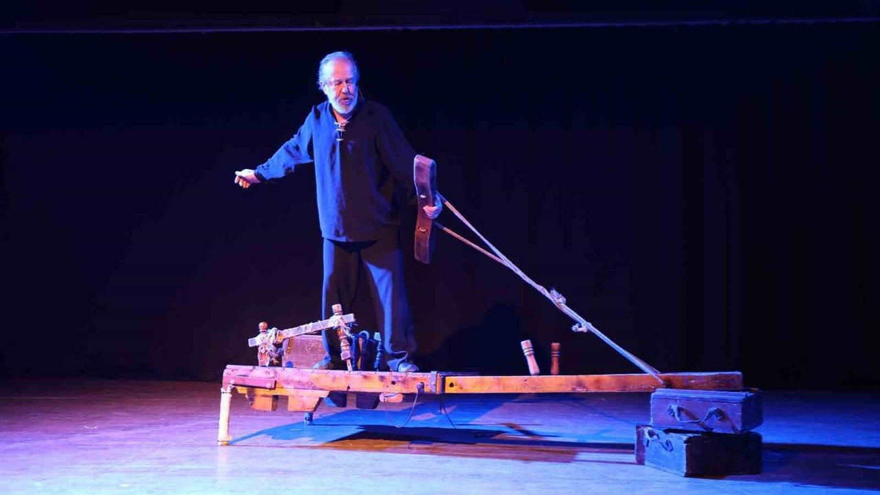 Kuvayi Milliye Tiyatrosu Yunusemre'de Sanatseverlerle Buluştu