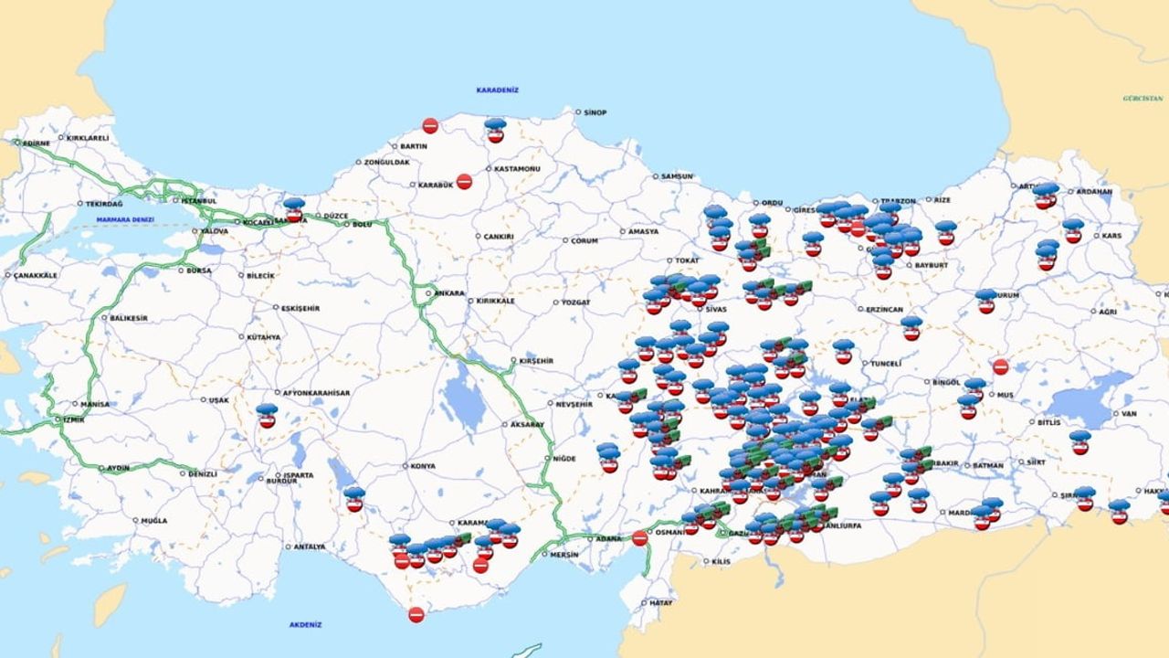 Kuvvetli Kar Yağışı Doğu’da Ulaşımı Olumsuz Etkiledi