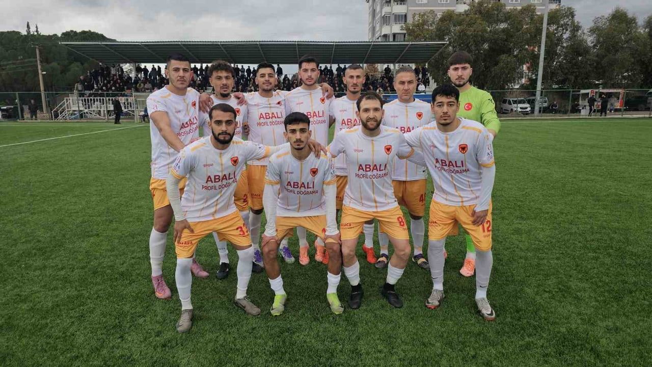Kuyucak Yamalakspor, Köşk Belediye Doğanspor'u Geçerek Liderliğe Yükseldi