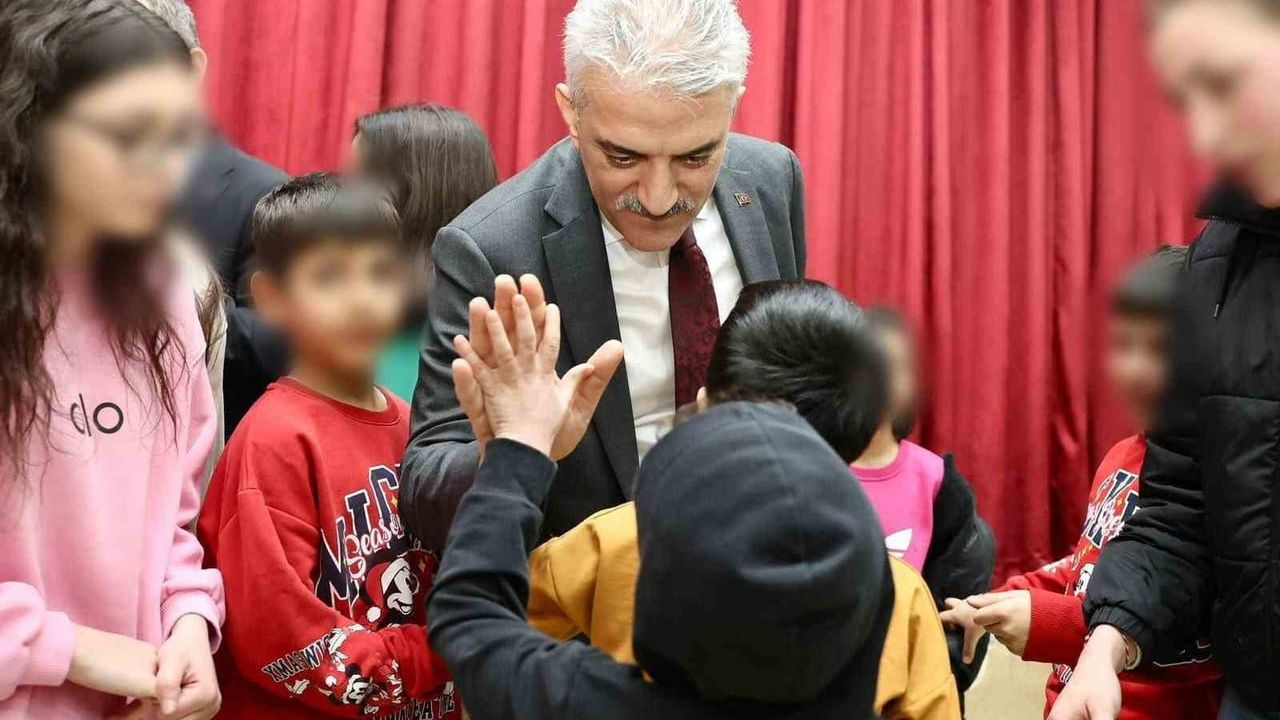 Makas Ailesi Sevgi Evlerini Ziyaret Etti