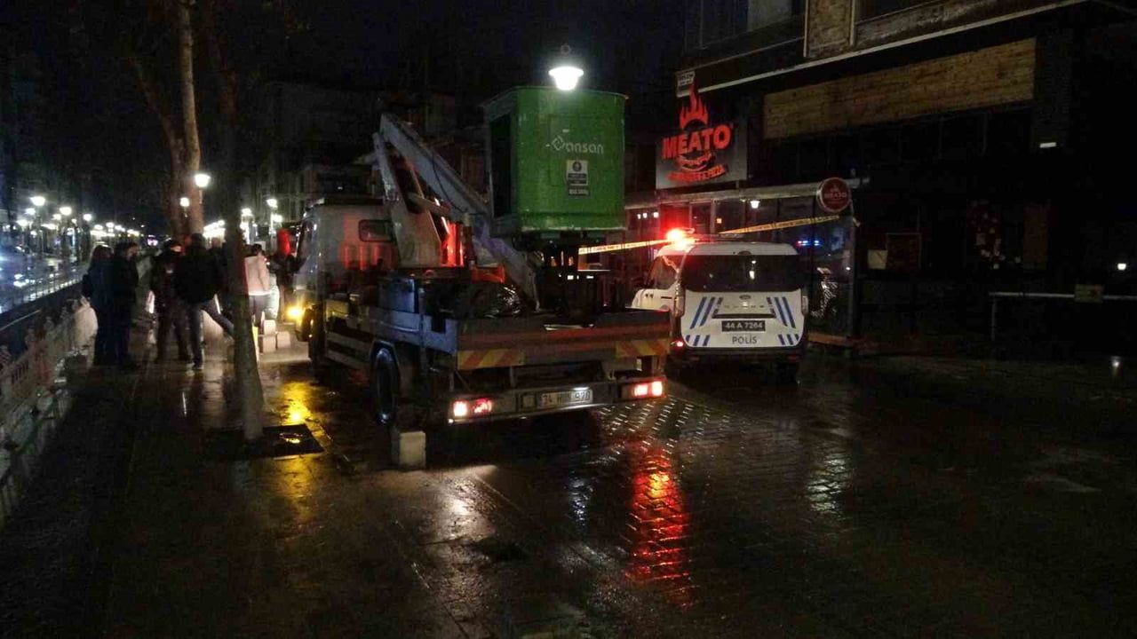 Malatya'da 6 Katlı Bina İstinat Duvarı Çöktü