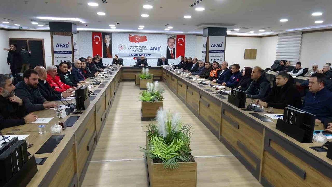 Malatya'da Eğitime Kar Engeli