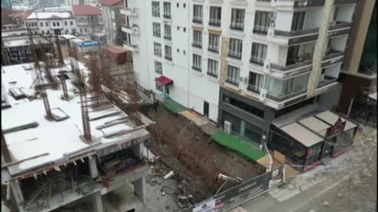 Malatya'da İstinat Duvarı Çöktü: 6 Katlı Bina Tahliye Edildi