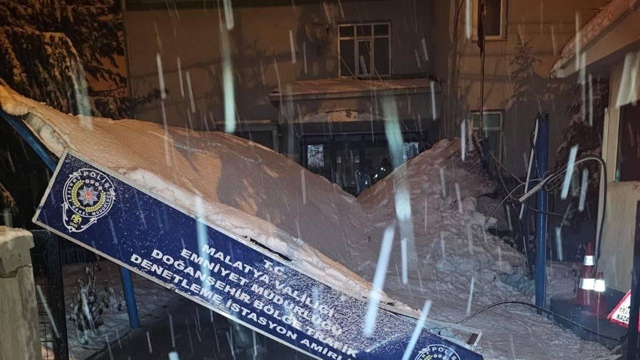 Malatya'da Kar Kütlesi Ağırlığı Şiddetli Hasara Neden Oldu