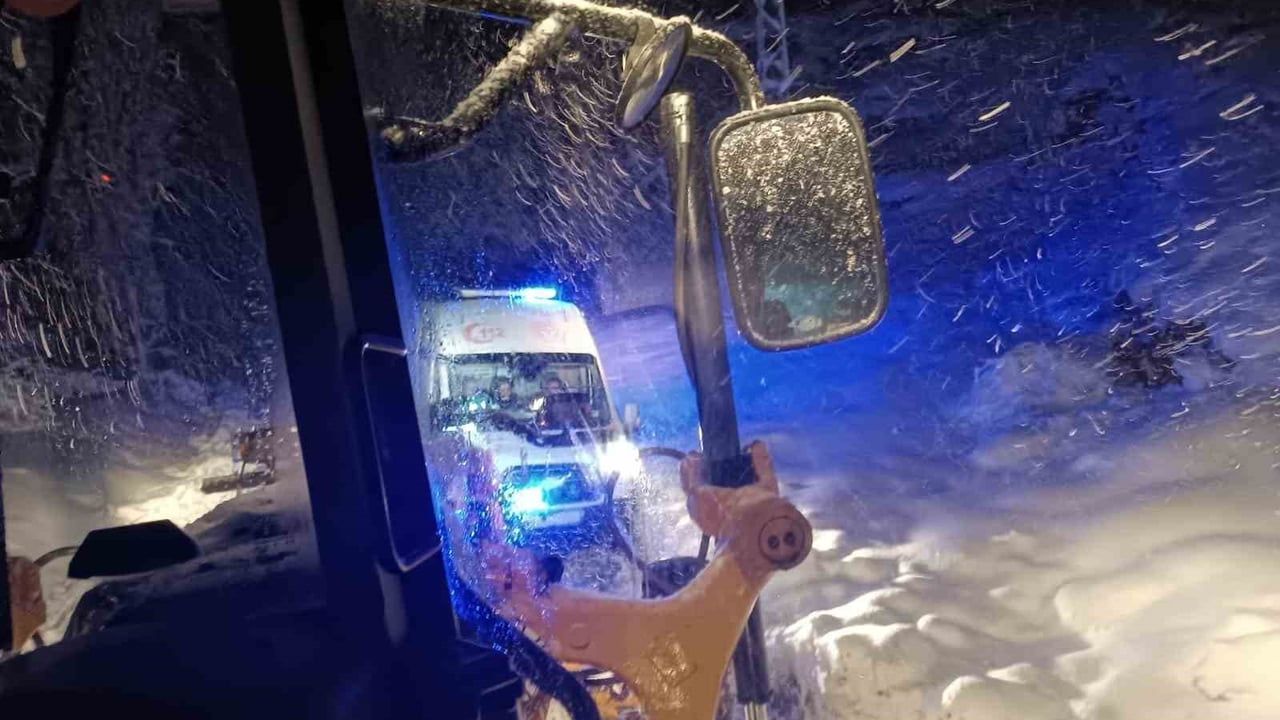 Malatya'da Kar Yağışı Nedeniyle 136 Kırsal Mahalle Yolu Kapalı