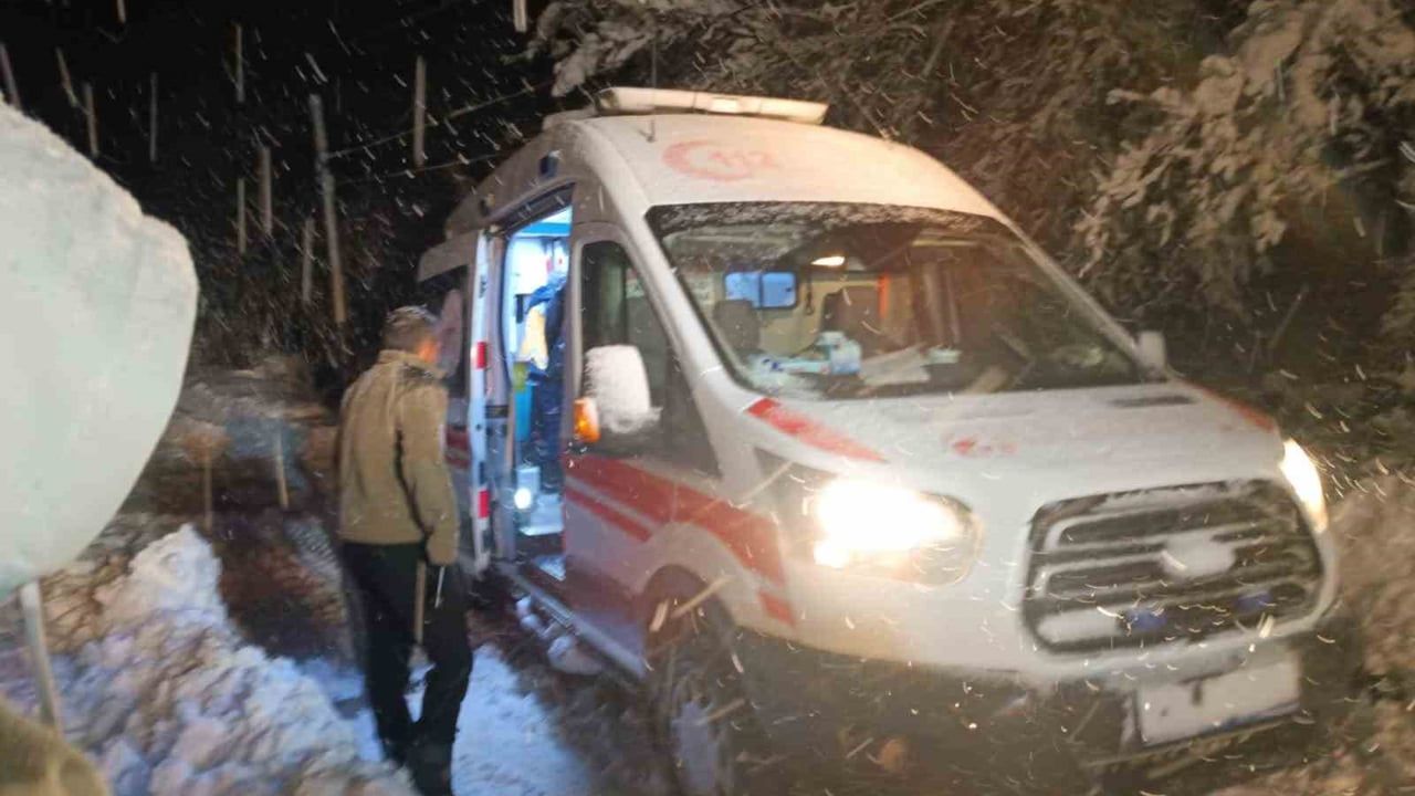 Malatya'da Karla Mücadelede Büyükşehir Belediyesi'nin Başarılı Kurtarma Operasyonları