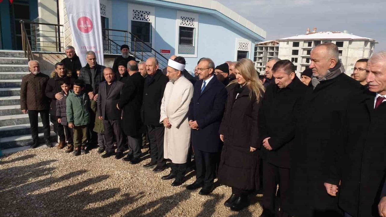 Malatya'da Kubbetü's-Sahra Camii İbadete Açıldı