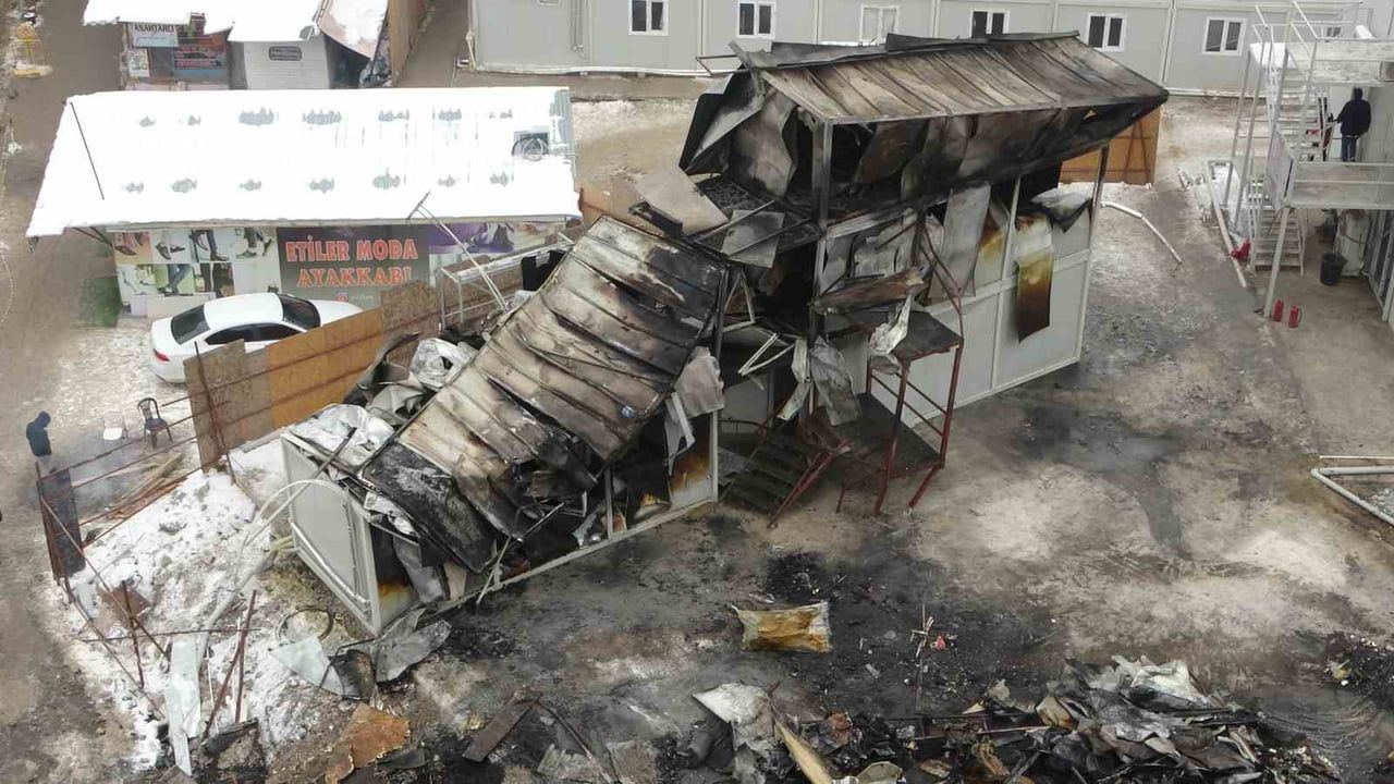 Malatya’da Şantiye Yangını: İki İşçi Yaralandı