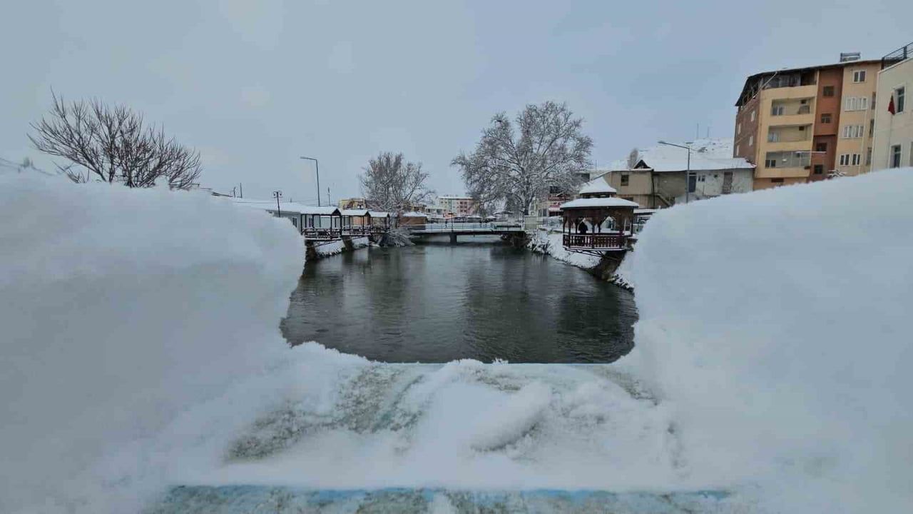 Malatya Kırsalında Kar Kalınlığı 30 Santimetreyi Geçti