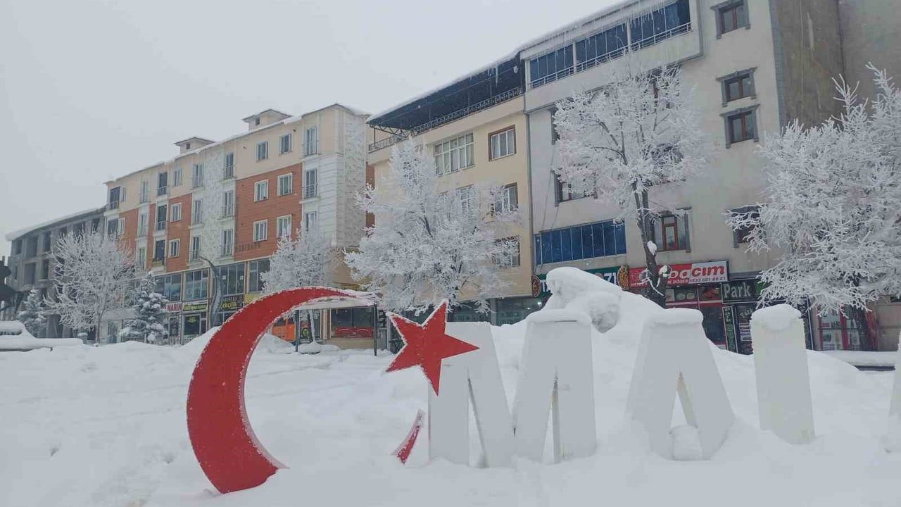 Malazgirt’te Dondurucu Soğuklar Görsel Şölene Dönüştü