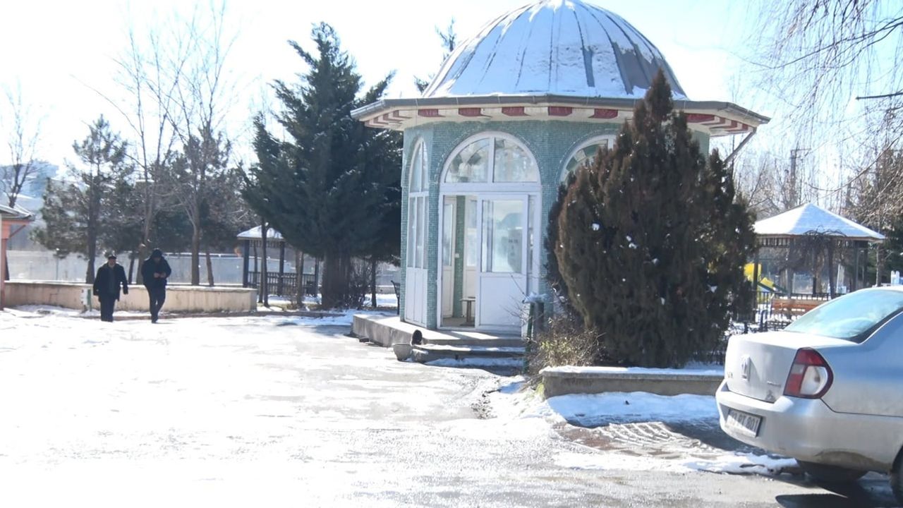 Mamak'ta Su Kesintileri Vatandaşları Mağdur Ediyor