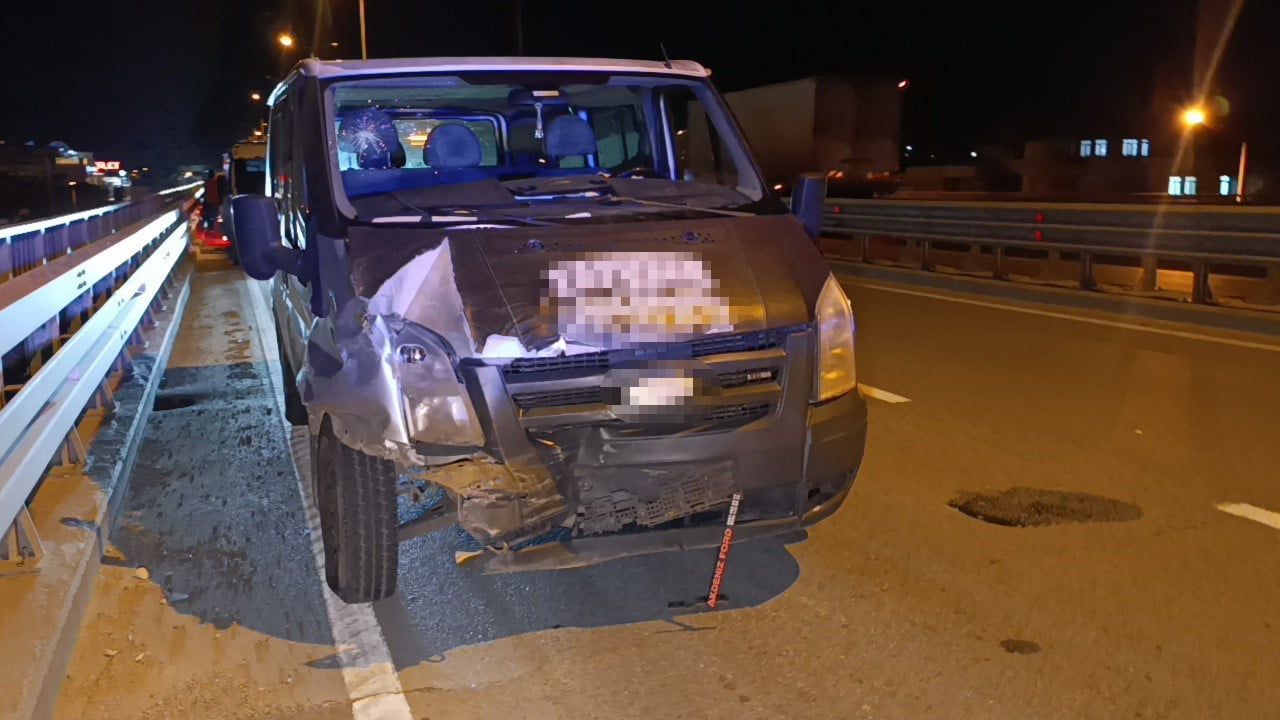 Manavgat'ta Zincirleme Trafik Kazası: 2 Yaralı