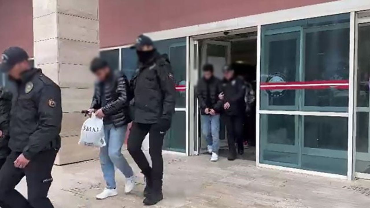 Manisa'da DEAŞ Operasyonu: 4 Şüpheli Tutuklandı