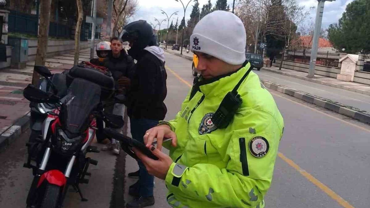 Manisa'da Motosiklet Denetiminden Büyük Cezalar