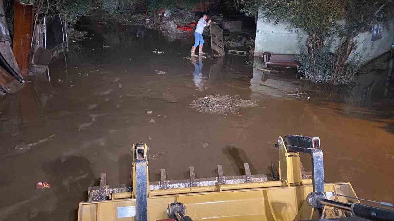 Manisa'da Sağanak Yağışa Karşı Etkin Müdahale