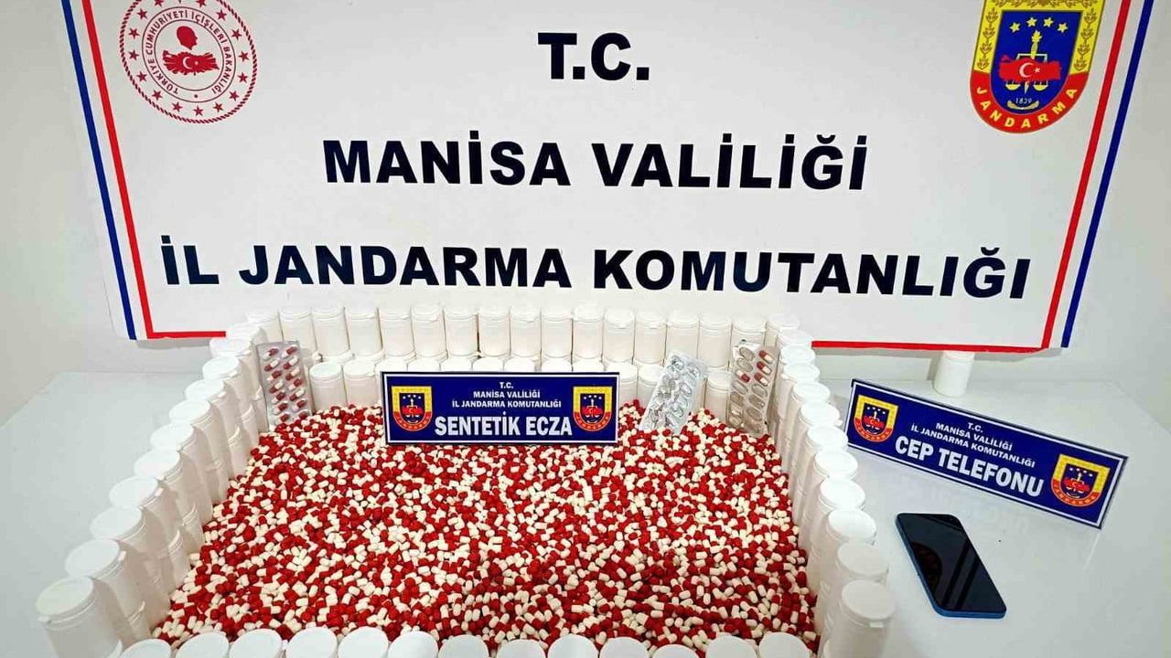 Manisa'da Sentetik Ecza Operasyonu: 6 Bin 71 Paket Ele Geçirildi