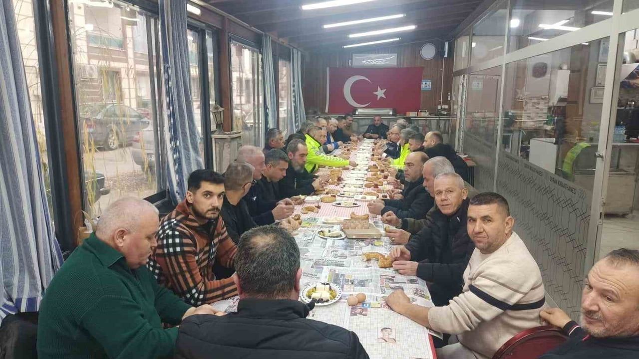 Manisa'da Servis Şoförleri Toplandı