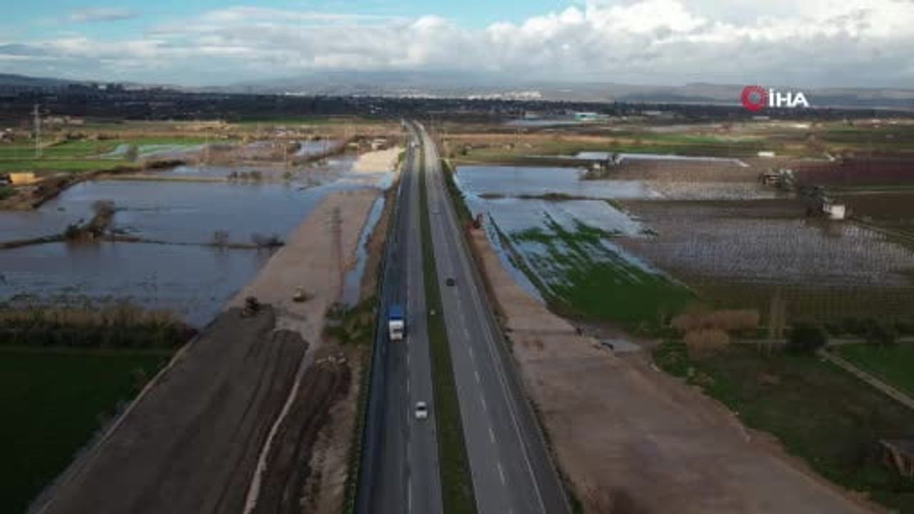 Manisa'da Şiddetli Sağanak Yağış Sonrası Taşkın