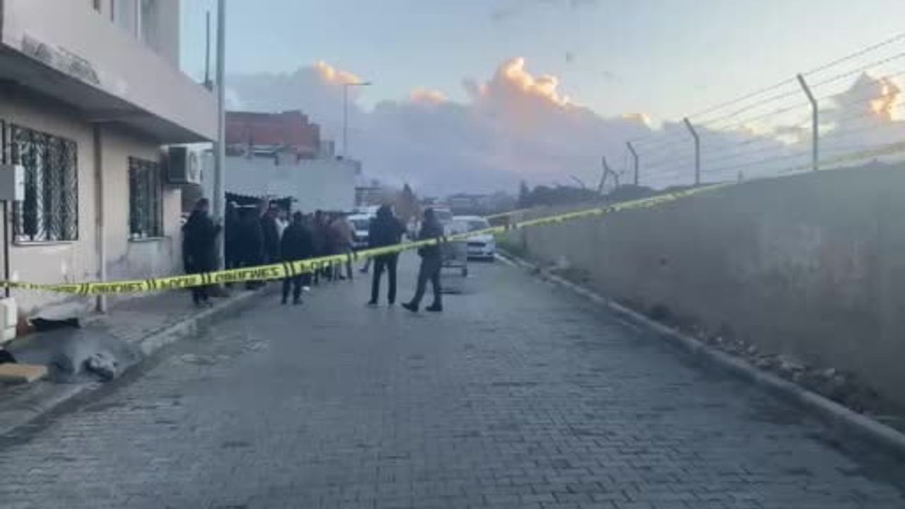 Manisa'da Yol Çökmesinde İnsan Kemikleri Bulundu