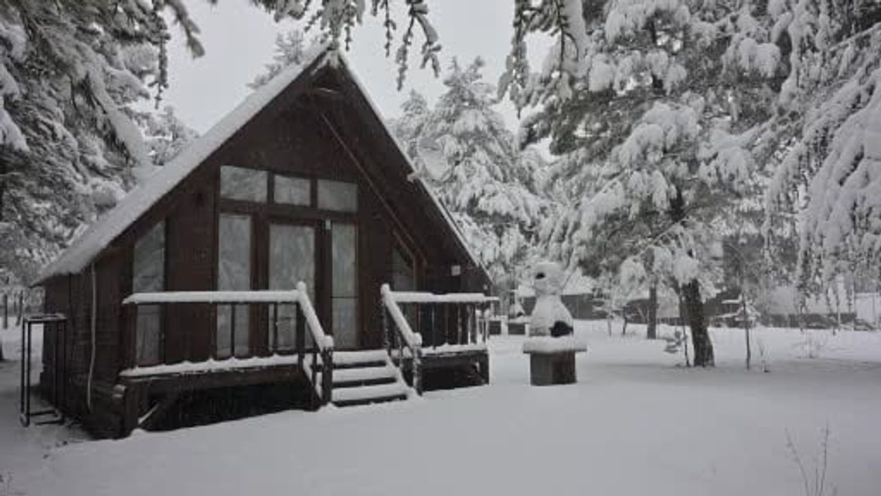 Manisa'nın Yüksek Kesimlerinde Kar Keyfi