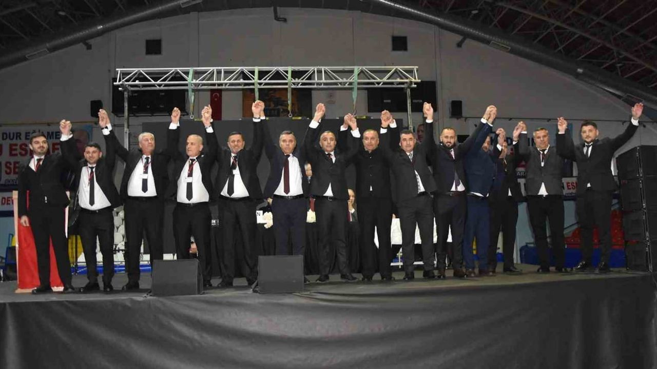 Manisa Şoförler Odası'nda Yeni Dönem: Cahit Güden Başkan Seçildi