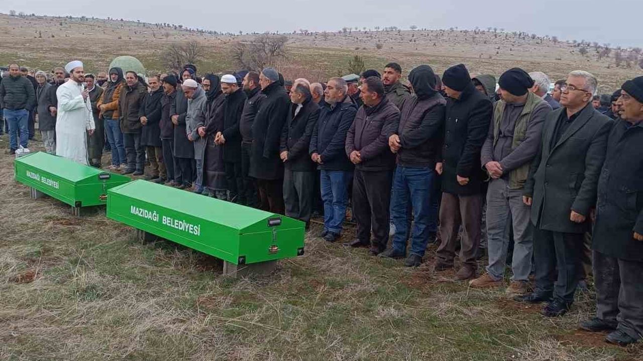 Mardin'de Karnelerini Alan İki Çocuk Buzlu Gölde Hayatını Kaybetti