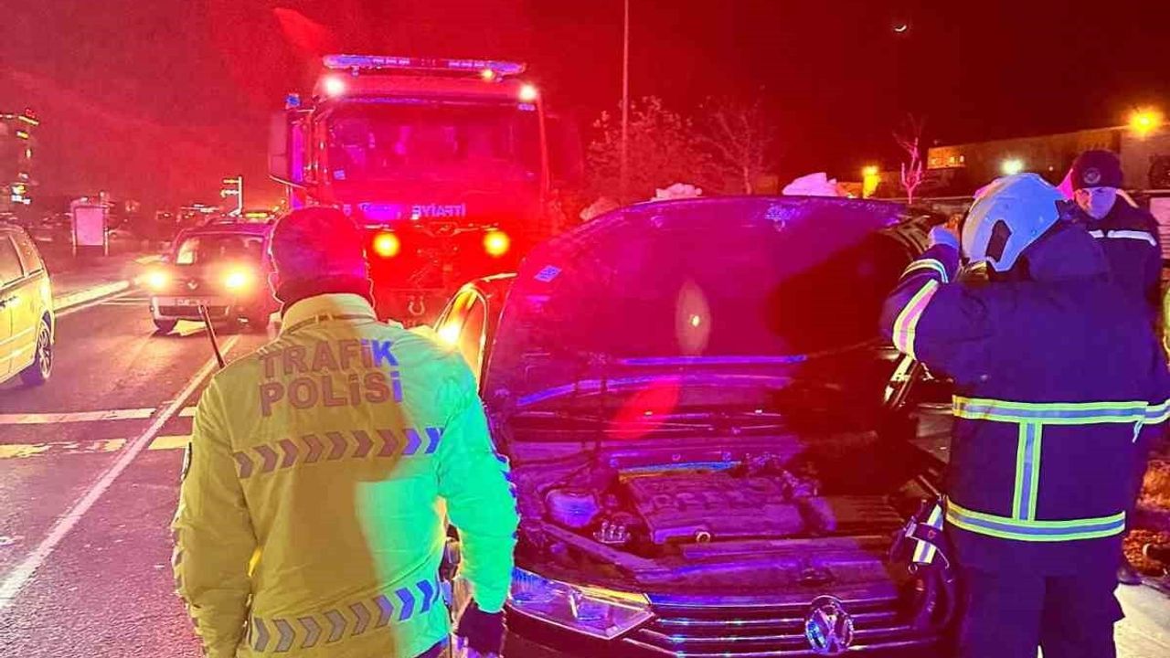 Mardin'de Otomobil Yangını