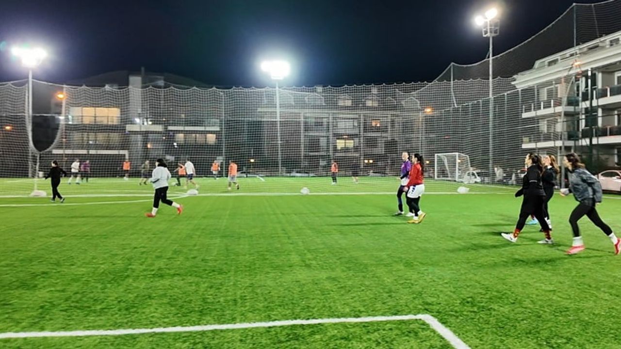 Marmaris'te Kadınların Futbol Geleneği: 9 Yılın Hikayesi