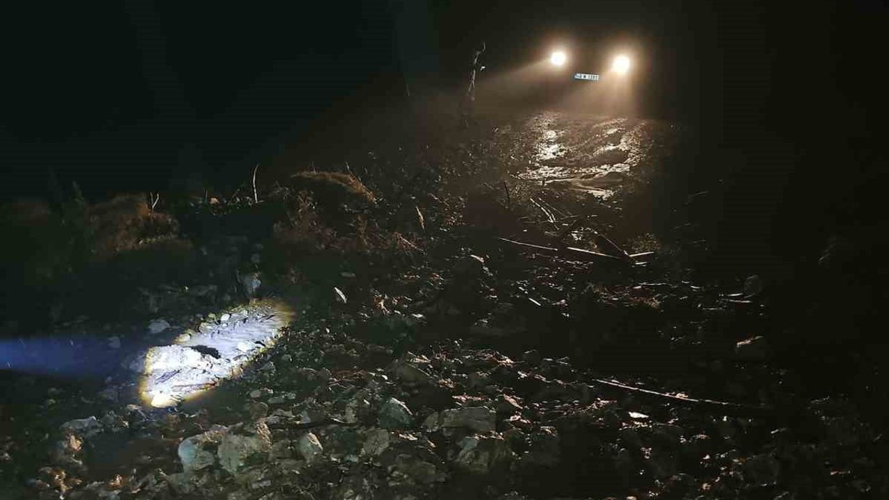 Marmaris'te Sağanak Yağış Hayatı Olumsuz Etkiledi