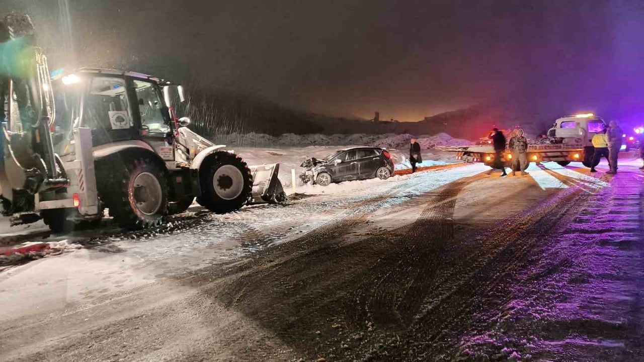 Mazıdağı'nda Kar Kazası: 7 Yaralı