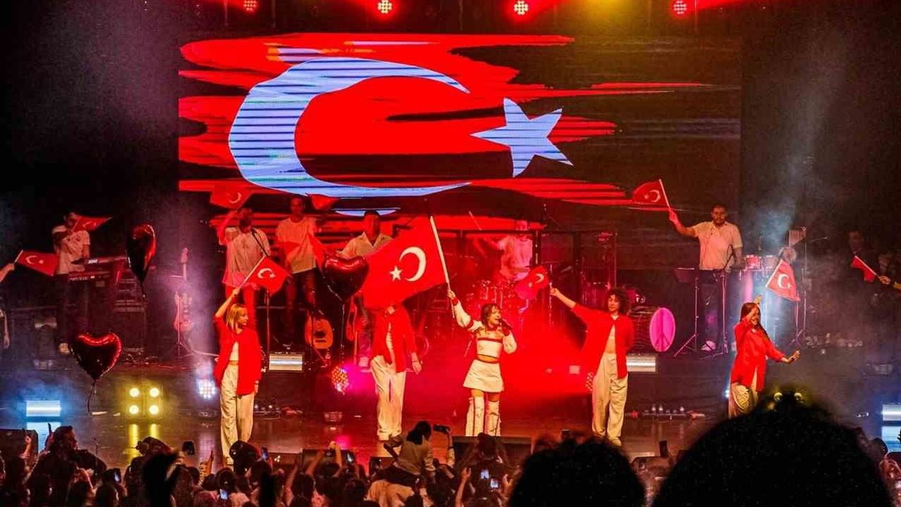 Melis Fis, Türkiye’nin 81 İlinin Tamamında Sahne Aldı