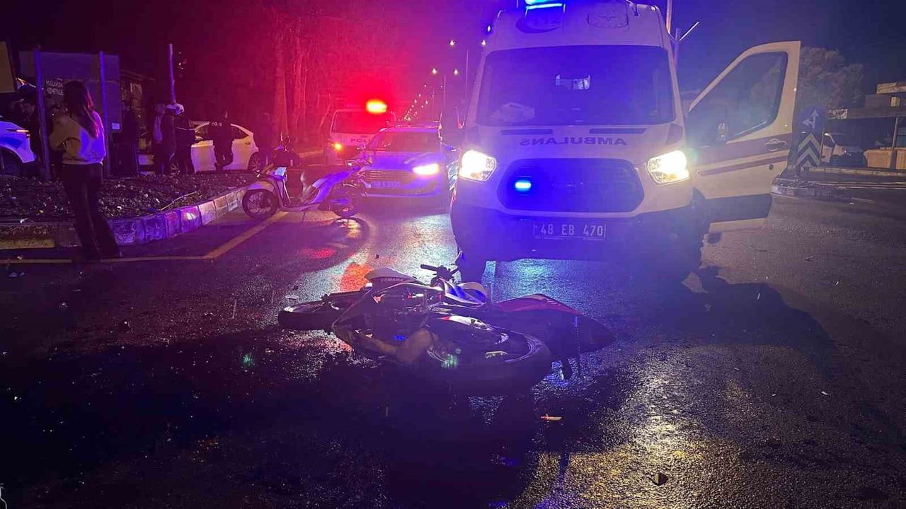 Menteşe'de Trafik Kazası: Motosiklet Sürücüsü Ciddi Yaralı