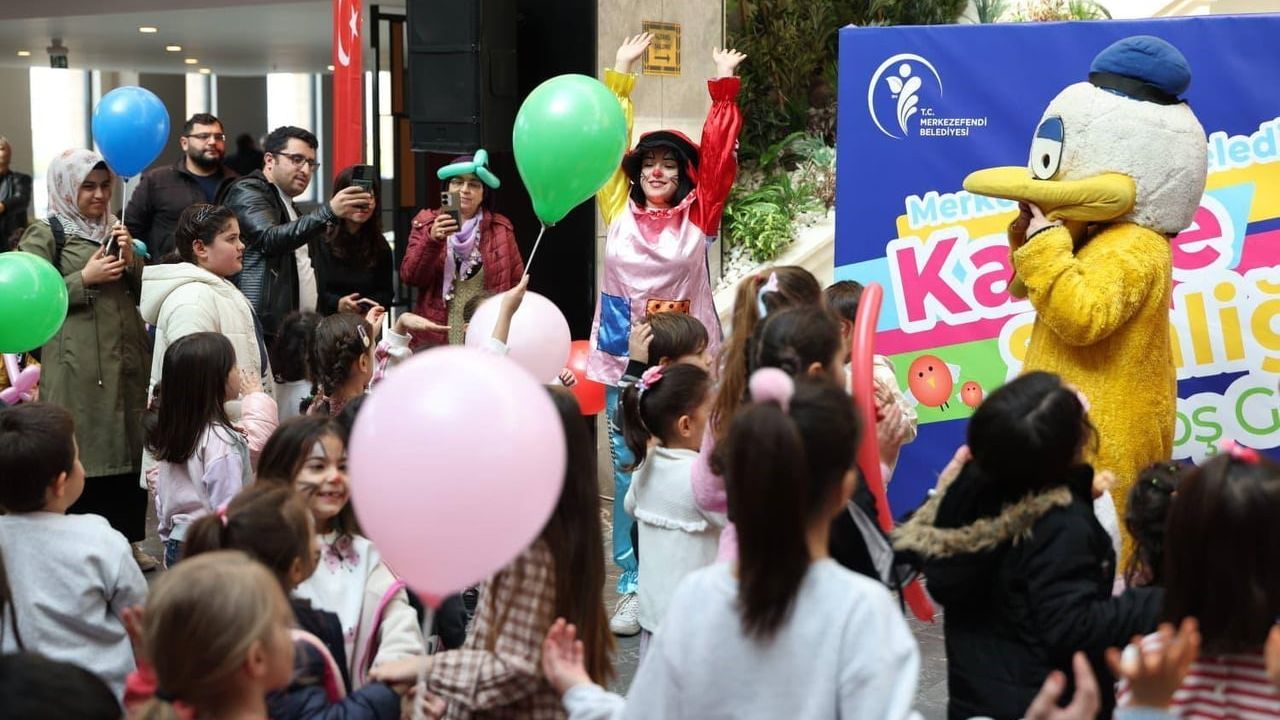 Merkezefendi Karne Şenliği Çocukları Sevindirdi