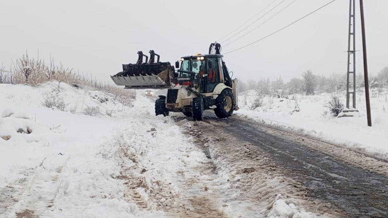 Mersin Büyükşehir Belediyesi Karla Mücadeleye Hız Verdi