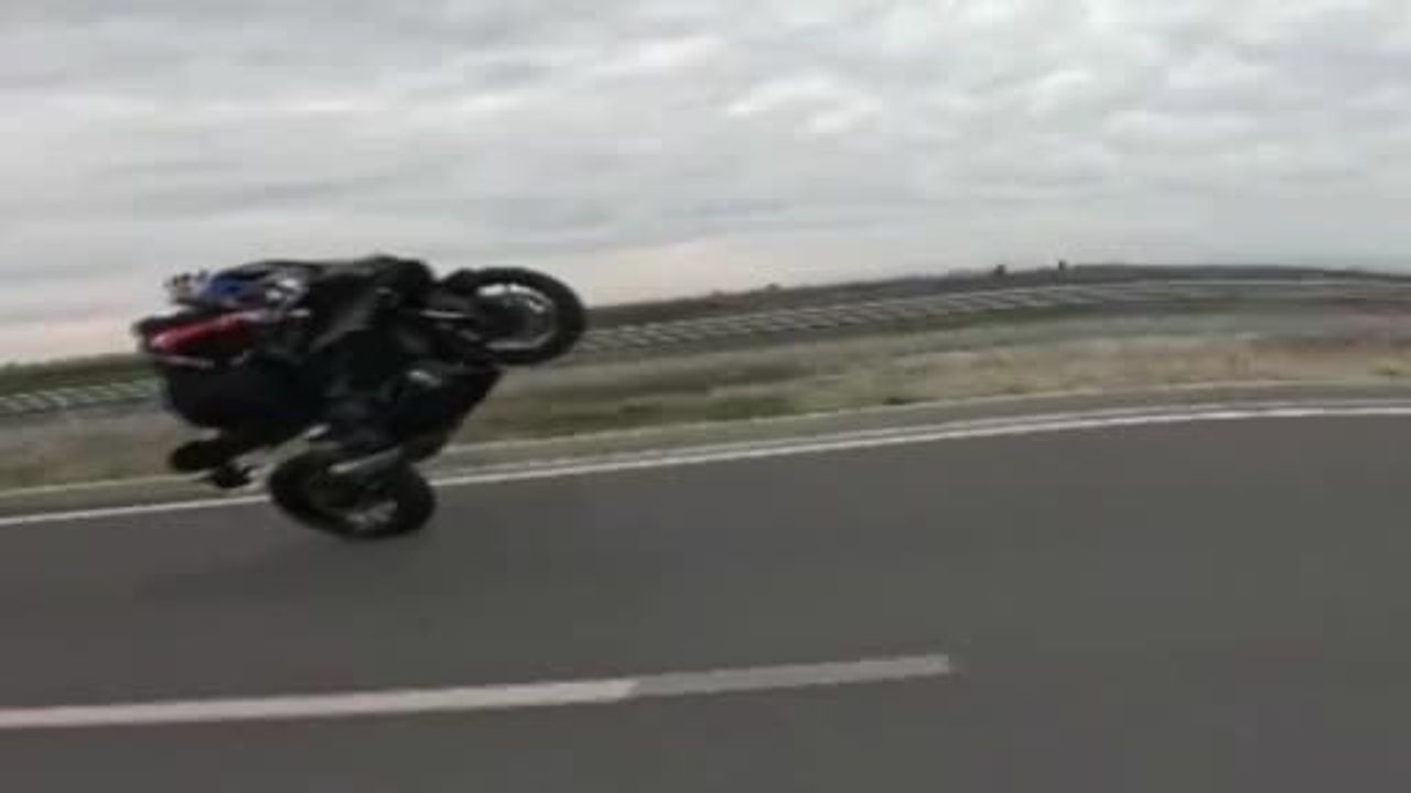 Mersin'de Akrobatik Motosiklet Sürücülerine 30 Bin TL Ceza