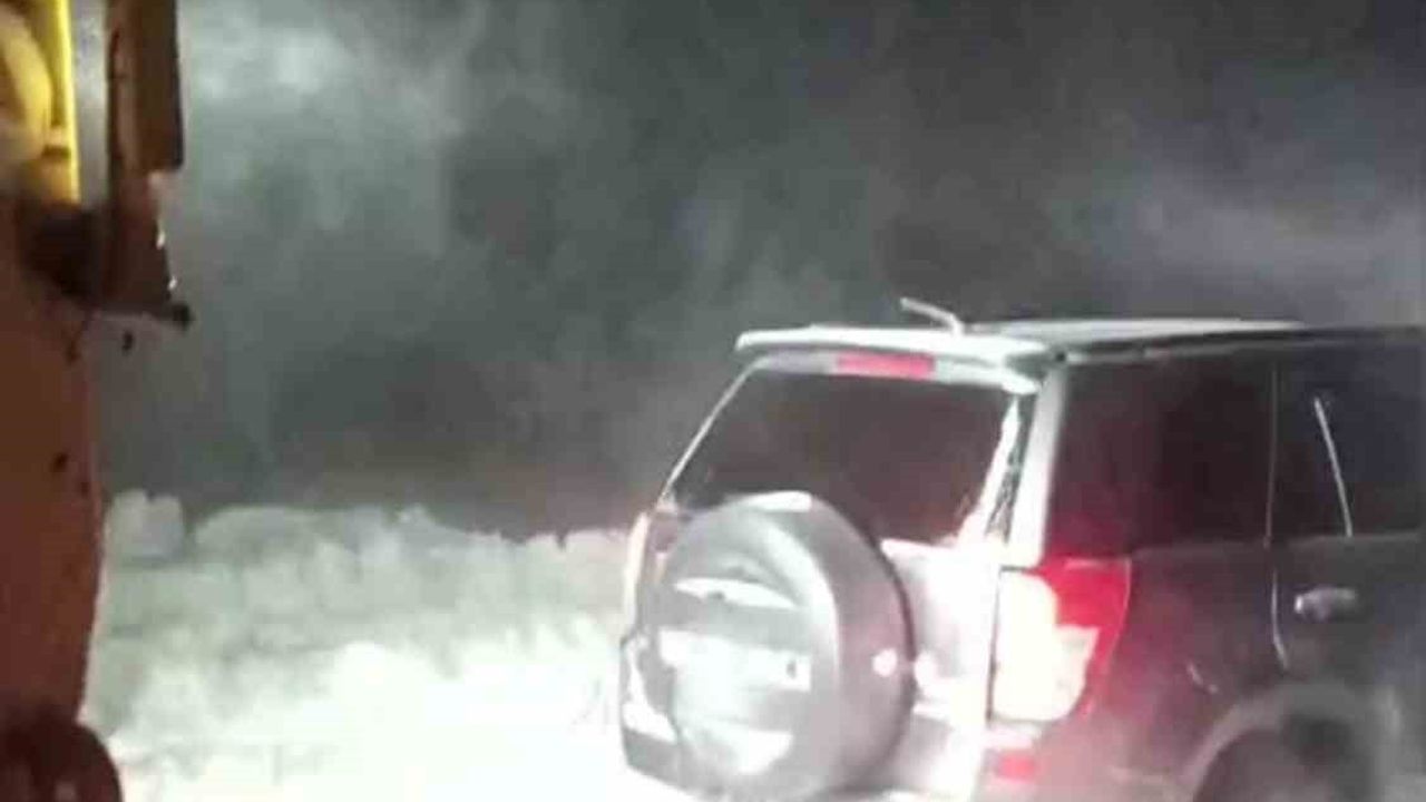 Mersin'de Mahsur Kalan Çift Kurtarıldı