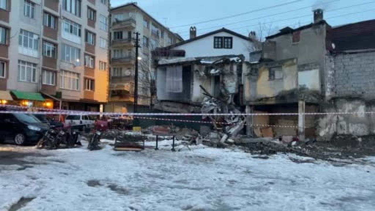 Metruk Bina Çöktü, Sivas'ta Kısa Süreli Panik