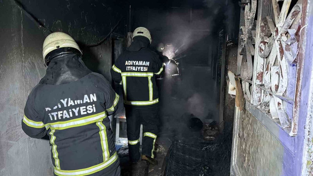 Metruk Evde Yangın: Yalnız Adamın Sobası Alevlere Sebep Oldu