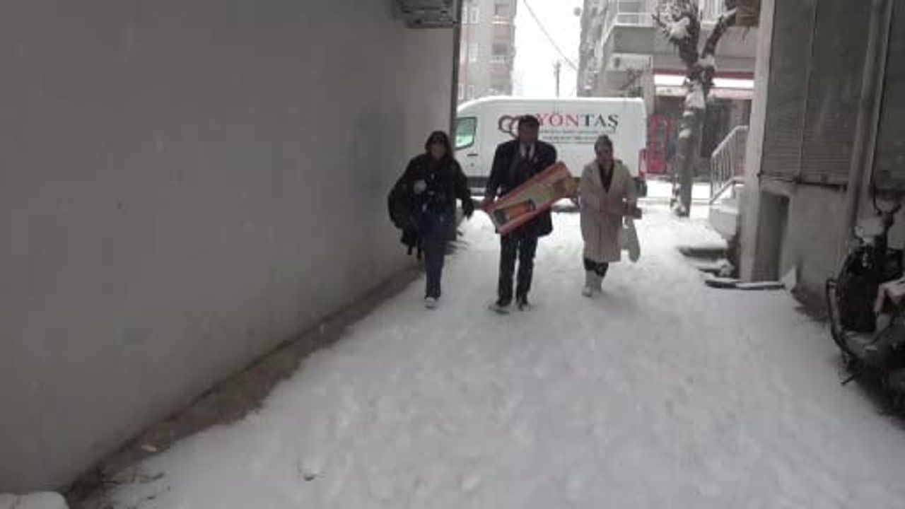 MHP Sur İlçe Başkanlığı İhtiyaç Sahiplerine Destek Oluyor