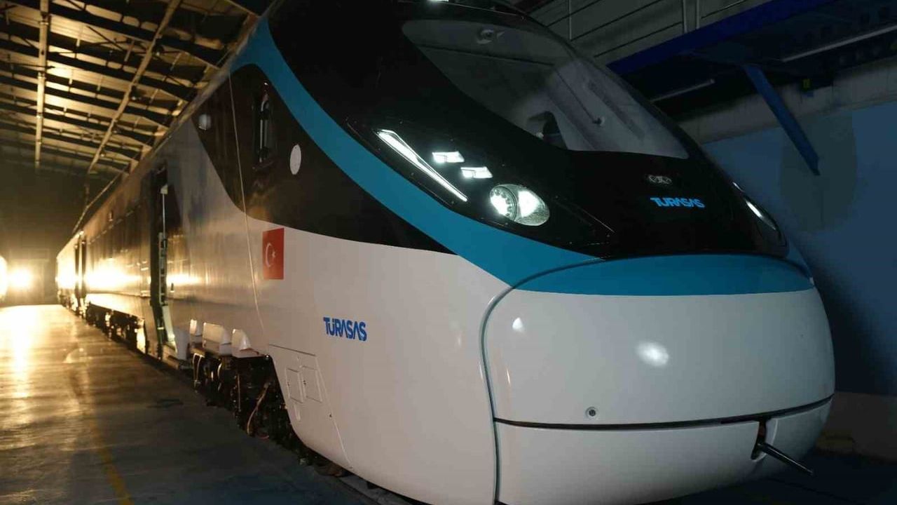 Milli Elektrikli Hızlı Tren Projesi 2026'da Başlıyor
