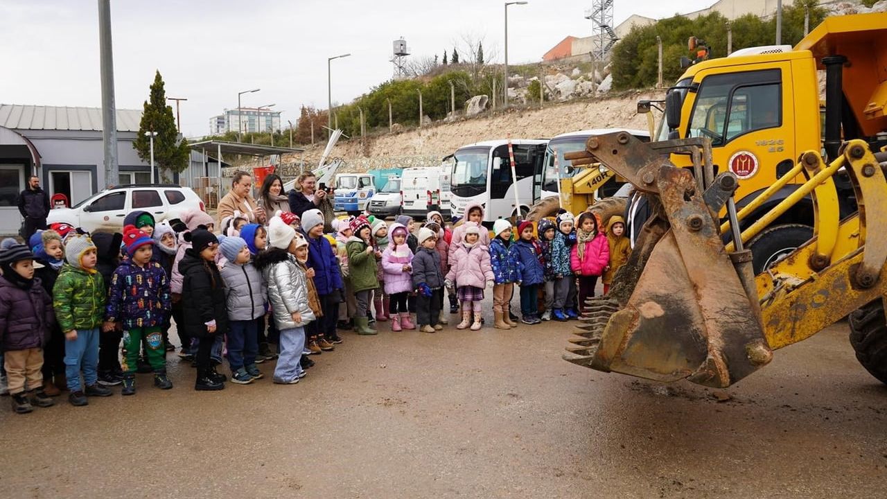 Minik Öğrenciler Bilecik Belediyesi Atölye Birimi'ni Ziyaret Etti