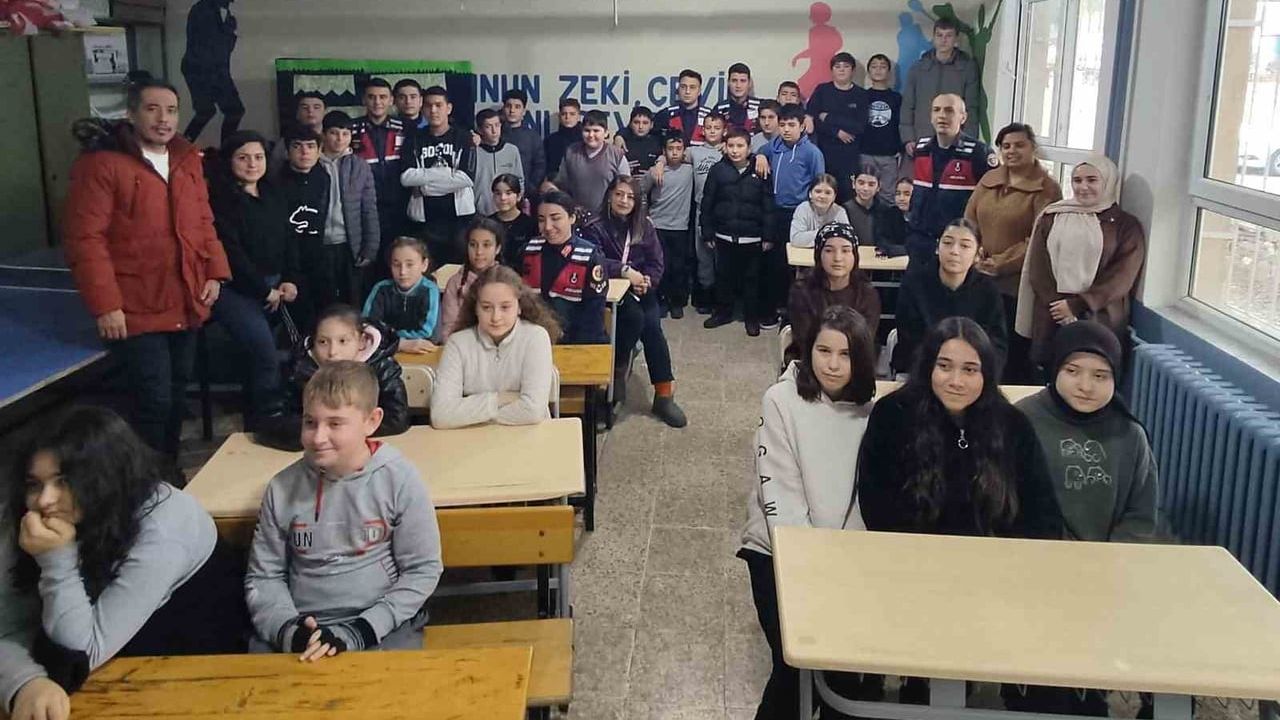 Minik Öğrenciler Jandarmayı Tanıdı