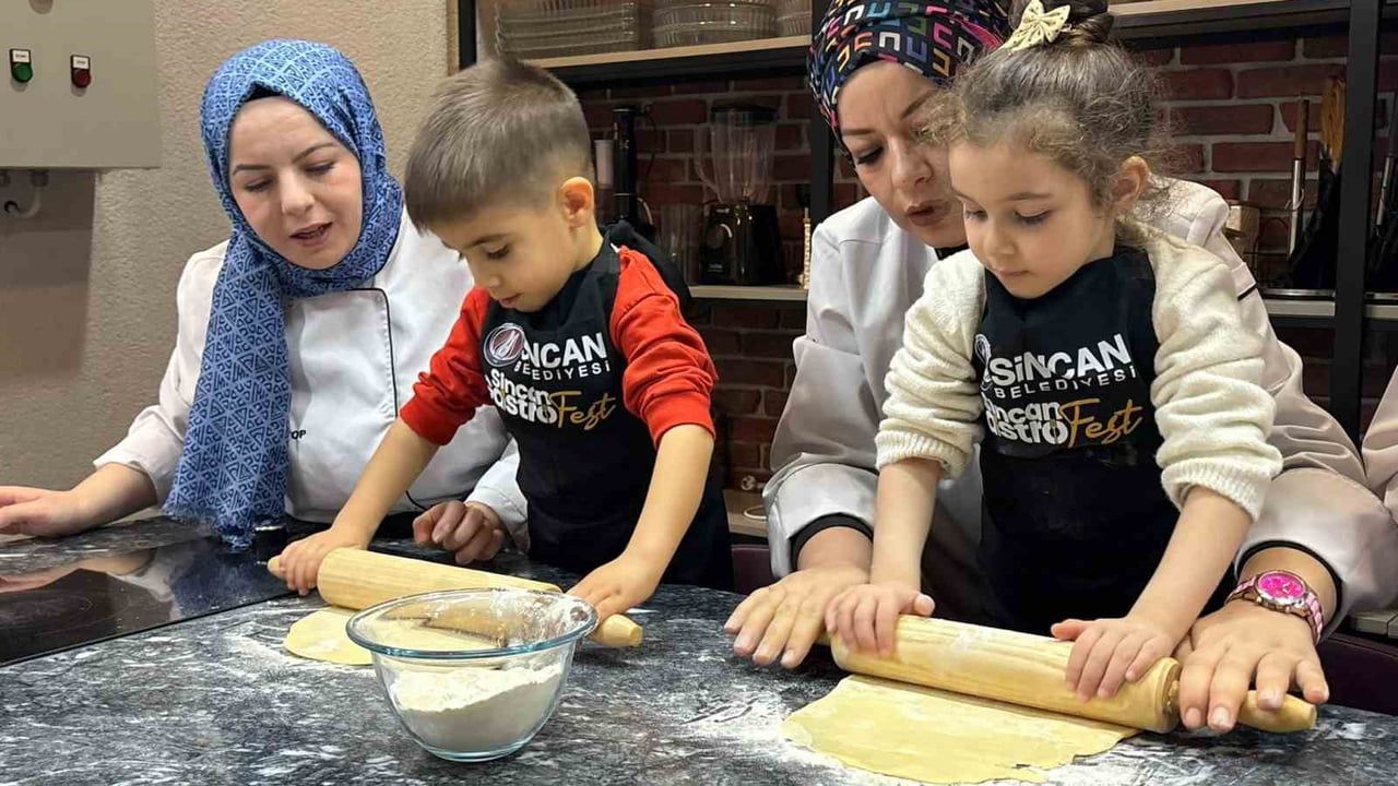 Minikler Gastronomi Atölyesinde Kurabiye Yaptı