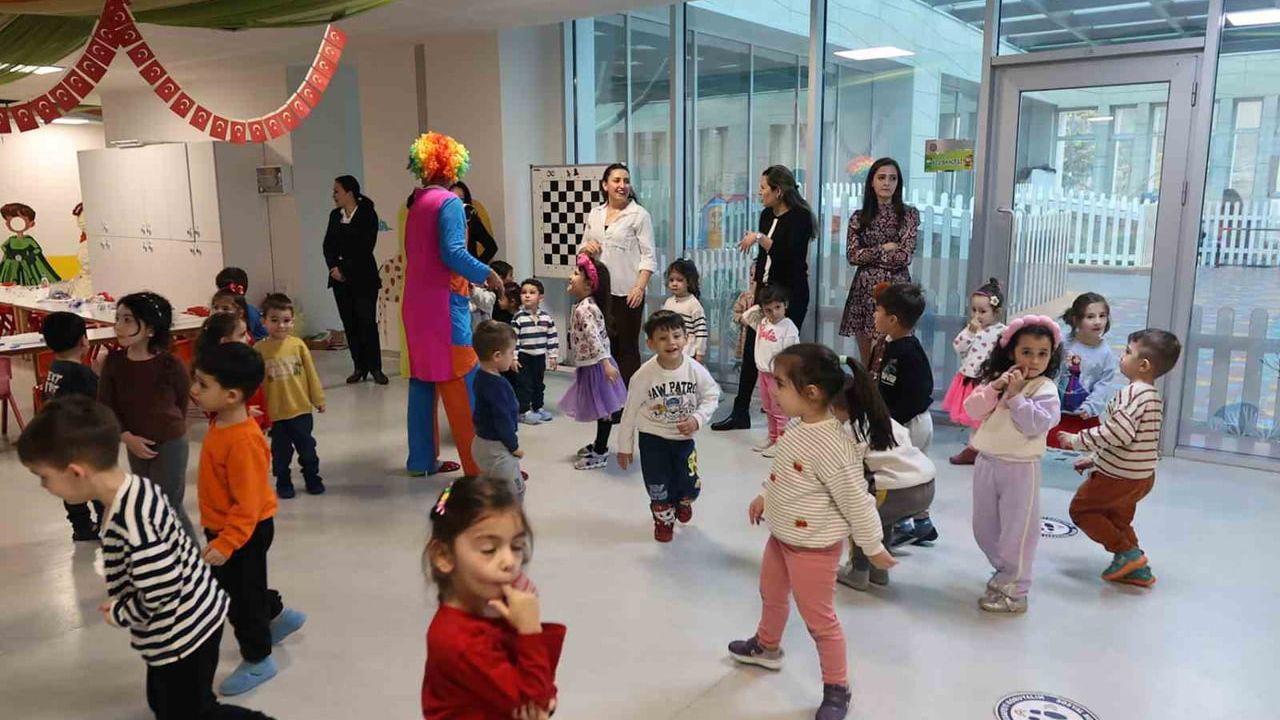 Miniklere Geri Dönüşüm Bilinci Aşılanıyor