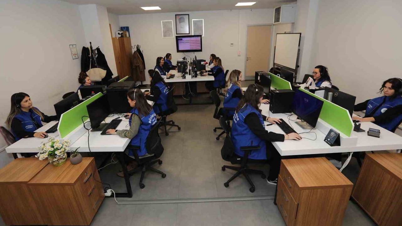 Muğla Büyükşehir Belediyesi Çağrı Merkezi 2025'te Yüzde 98 Başarı Gösterdi