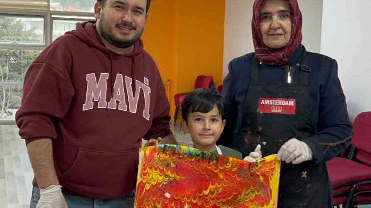 Muğla'da Aileler Ebru Sanatıyla Buluştu