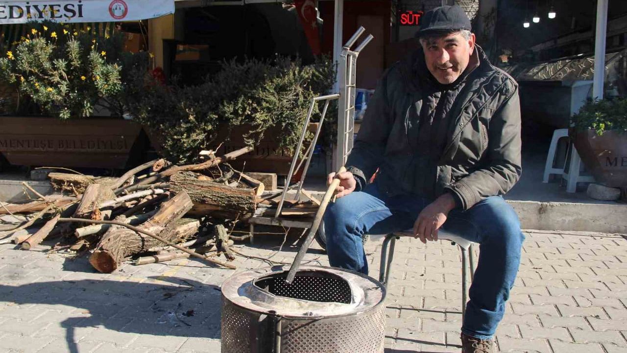 Muğla'da Esnaflar Dondurucu Soğukla Mücadele Ediyor