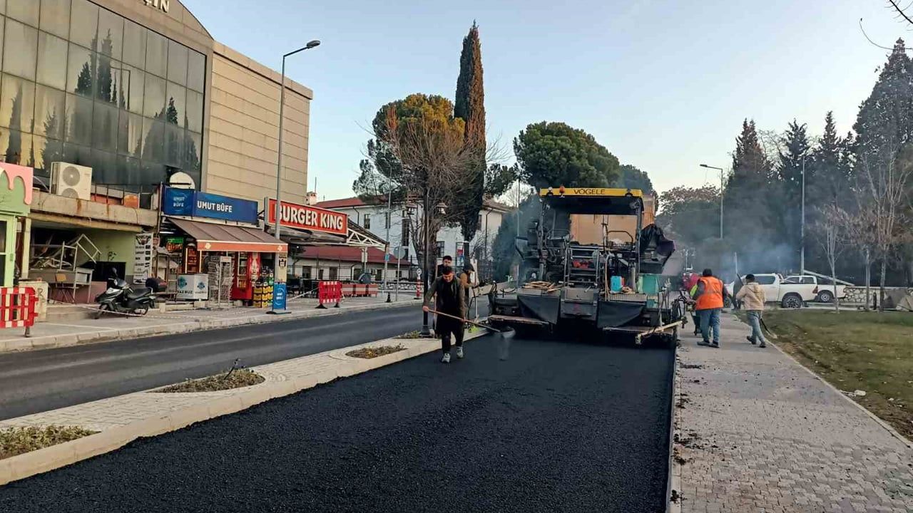 Muğla'da Yol Yatırımları Hız Kesmeden Devam Ediyor