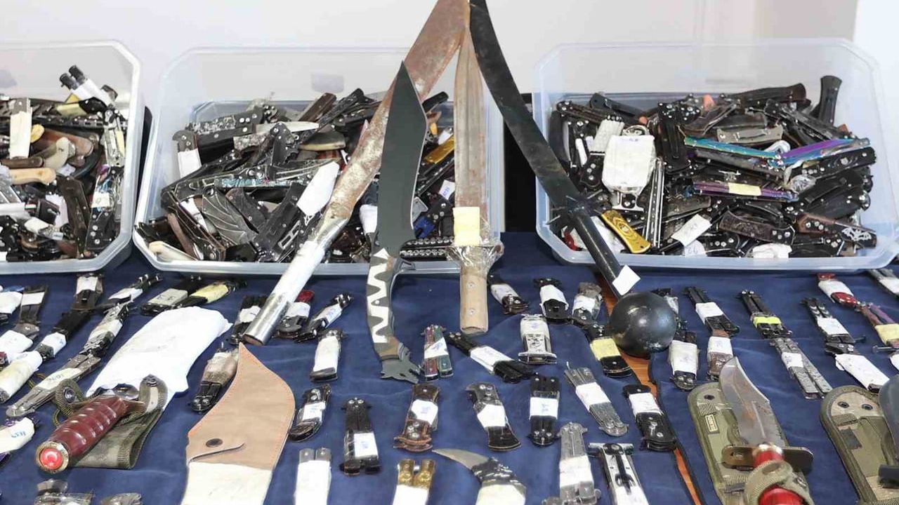 Muğla Otogarlarında Bıçak ve Silah Ele Geçirildi